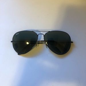 Black Aviator Ray-Bans